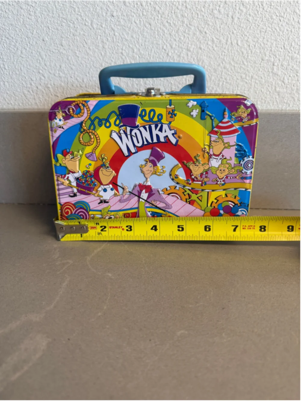 Willy Wonka Metal Lunch Box Tin Nerds Laffy Taffy Bottle Caps Candy Collectible